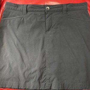 Eddie Bauer Skort -Black -size 6
